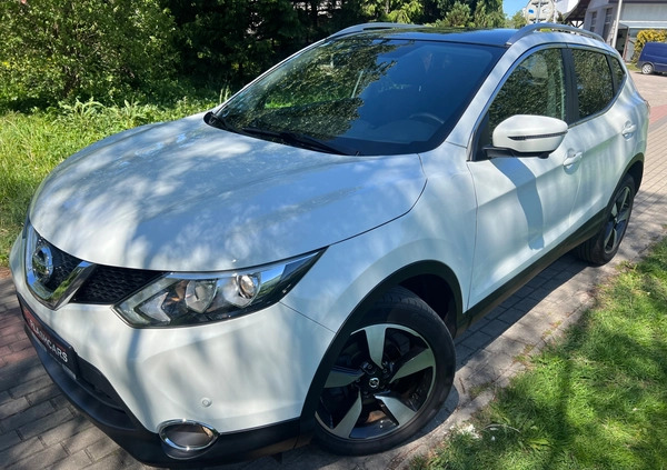 Nissan Qashqai cena 56990 przebieg: 117000, rok produkcji 2016 z Bisztynek małe 466